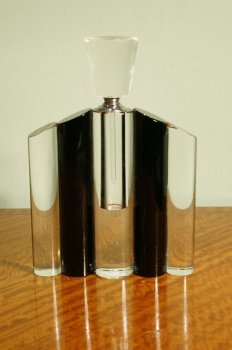 S0007 17cm-Art-Deco-Style-Clear-&-Black-Crystal-Perfume-Bottle-1